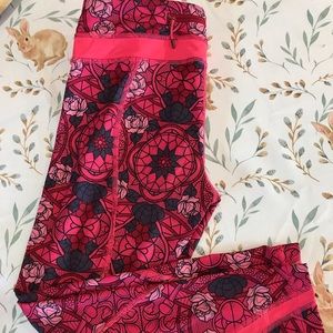 Lululemon Run Inspire Crop 11: Multi Lava guava boom juice crops luxtreme